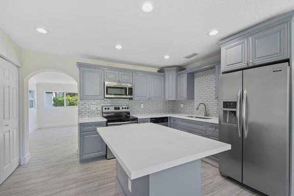 Lake Osborne Heights, 726 Wright Dr, Lake Worth Beach, Florida 33461, image 2