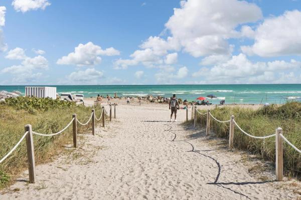 Triton Tower, 2899 Collins Ave #1723, Miami Beach, Florida 33140, image 3