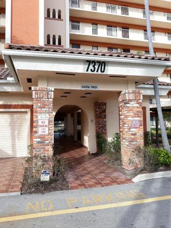 Huntington Towers, 7370 S Oriole Blvd #207, Delray Beach, Florida 33446, image 2