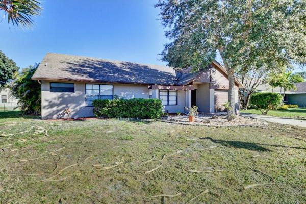 Lakes Of Lantana, 8285 Whitewood Cv E, Lake Worth, Florida 33467, image 1