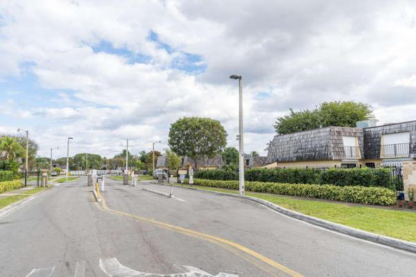 Waterside Estates, 2397 Waterside Dr, Lake Worth, Florida 33461, image 2