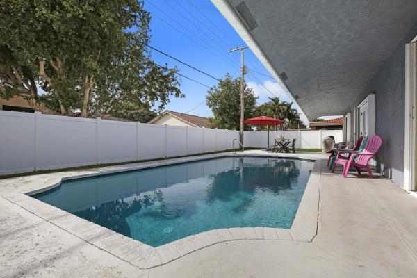 Paradise Palms, 2144 Park Pl, Boca Raton, Florida 33486, image 2