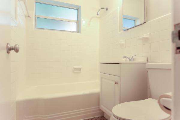 White Caps, 141 W 35th St, Riviera Beach, Florida 33404, image 2