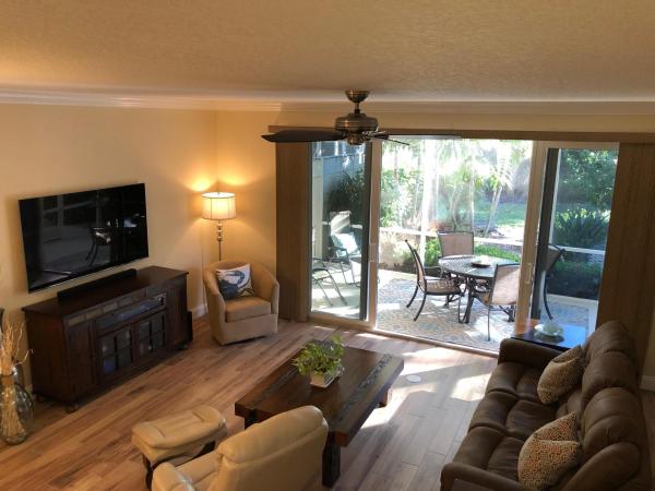 Catalina Lakes, 448 Capistrano Dr, Palm Beach Gardens, Florida 33410, image 2