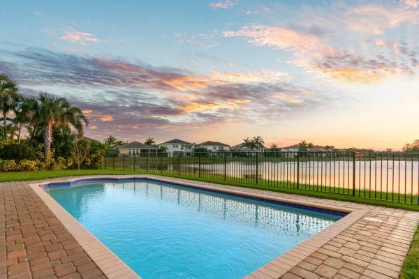 Wellington View, 749 Edgebrook Ln, West Palm Beach, Florida 33411, image 3