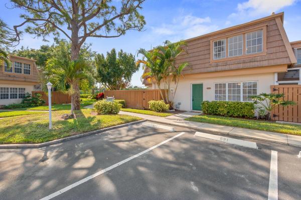 Winchester Courts, 11605 Winchester Dr #A, Palm Beach Gardens, Florida 33410, image 3
