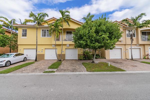 Sierra Bay, 3206 Mirella Dr, Riviera Beach, Florida 33404, image 2