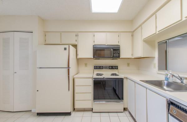 Huntington Lakes 4, 7320 Amberly Ln #402, Delray Beach, Florida 33446, image 2