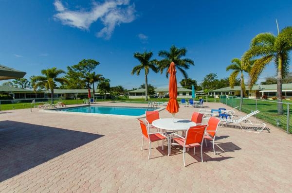 Country Manors, 231 Cardinal Ln, Delray Beach, Florida 33445, image 2