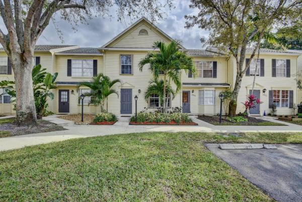 Georgian Courts, 13448 Old Englishtown Rd, Wellington, Florida 33414, image 2