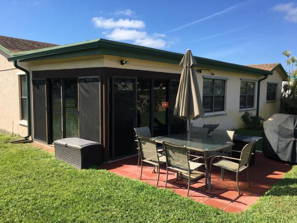 The Rainbows, 6111 Rainbow Cir, Greenacres, Florida 33463, image 2
