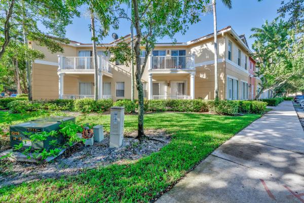 Shoma Courtyards At Royal Palm Beach, 2000 Shoma Dr, Royal Palm Beach, Florida 33414, image 3