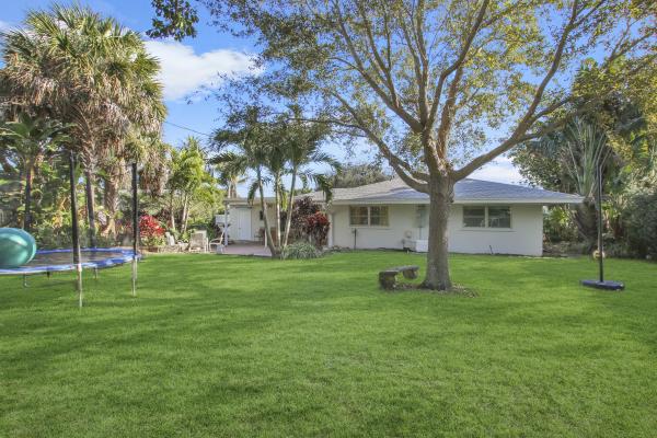 Country Club, 407 Quadrant Rd, North Palm Beach, Florida 33408, image 1