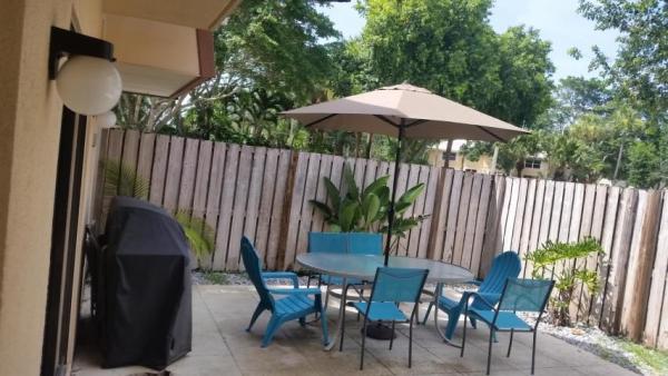 Waterside Luxury Townhomes, 706 Mill Valley Pl, West Palm Beach, Florida 33409, image 2
