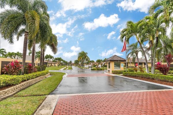 Buttonwood, 6389 Lakemont Cir, Greenacres, Florida 33463, image 3