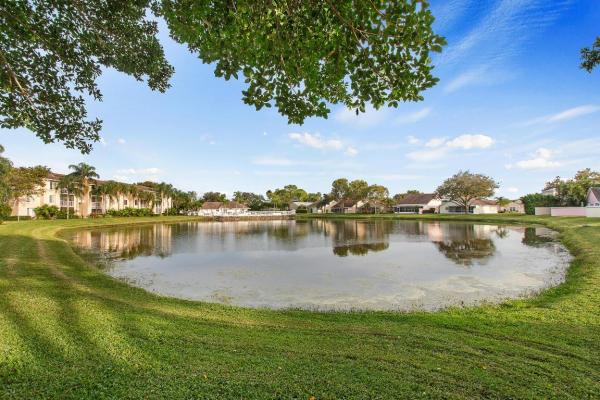 Pine Ridge At Delray Beach, 13791 Oneida Dr #H3, Delray Beach, Florida 33446, image 3