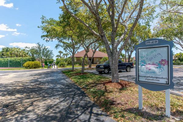 Boynton Lakes 3, 122 Mayfair Ln, Boynton Beach, Florida 33426, image 1
