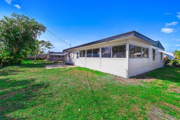 Englewood Manor, 3113 Buckley Ave, Lake Worth, Florida 33461, image 2