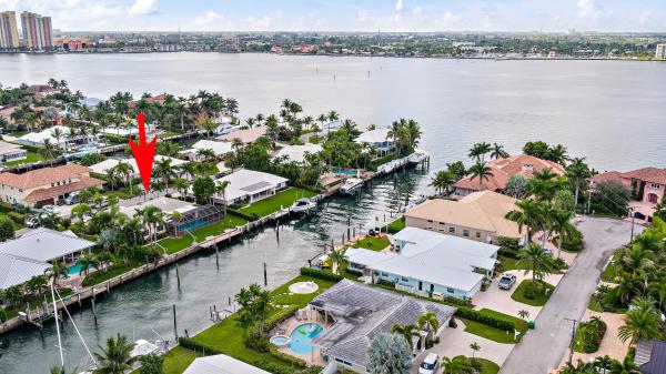 Palm Beach Isles, 1060 Grand Bahama Ln, Riviera Beach, Florida 33404, image 2
