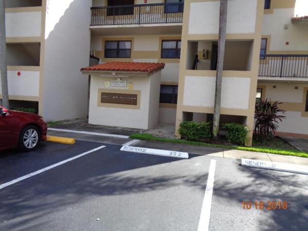 Villas De Venezia, 9956 Nob Hill Pl, Sunrise, Florida 33351, image 1
