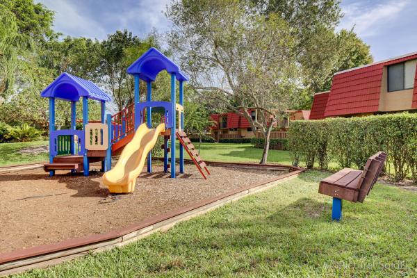 Banyan Lake, 8249 Thames Blvd #B, Boca Raton, Florida 33433, image 1
