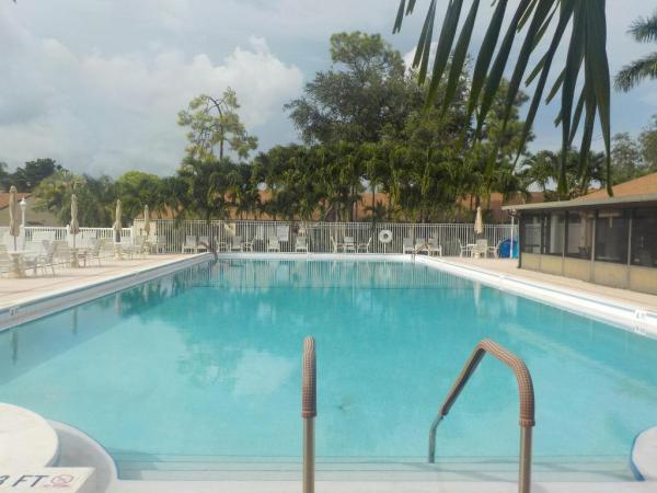 Pine Ridge North 2, 616 Sea Pine Way #B1, Greenacres, Florida 33415, image 1