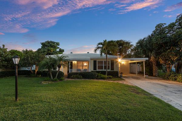 Seacrest Circle, 222 S Seacrest Cir, Delray Beach, Florida 33444, image 1