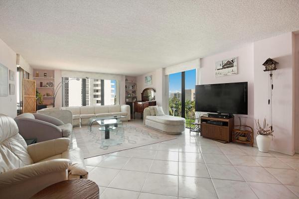 Court Of Delray, 2220 S Ocean Blvd #704, Delray Beach, Florida 33483, image 3