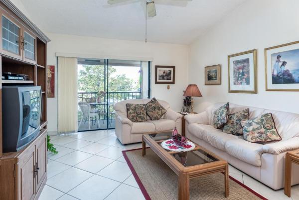 Boca Palms, 22159 Palms Way #205, Boca Raton, Florida 33433, image 2