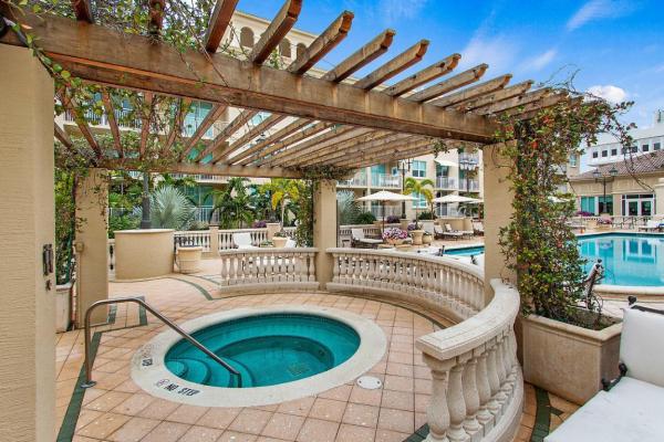 Palmetto Place, 99 SE Mizner Blvd #815, Boca Raton, Florida 33432, image 3