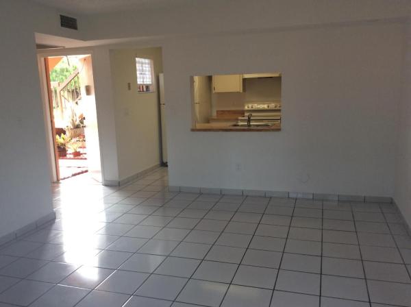 Lago Grande, 2485 W 67th Pl #14-11, Hialeah, Florida 33016, image 1