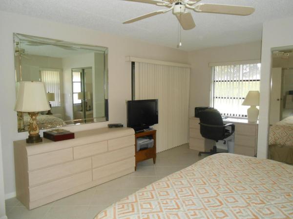 Huntington Pointe, 6081 Sunrise Pointe Ct, Delray Beach, Florida 33484, image 3