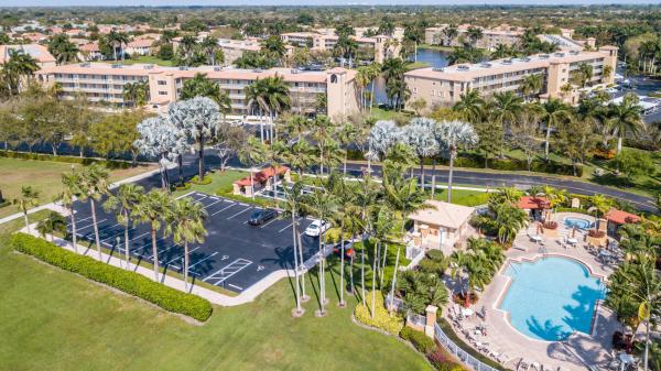 Coral Cove At Coral Lakes, 12540 Majesty Cir #301, Boynton Beach, Florida 33437, image 2