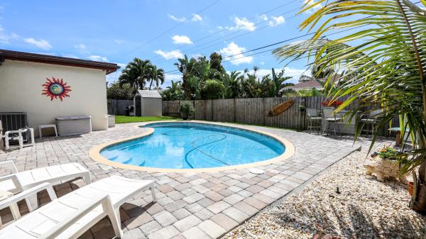 Floral Park Lantana, 2842 Somerset Rd, Lake Worth, Florida 33462, image 1