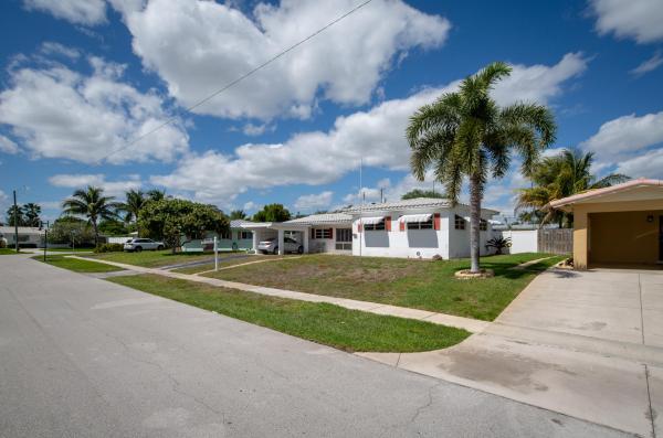 Boca Raton Square, 1383 SW 5th St, Boca Raton, Florida 33486, image 1