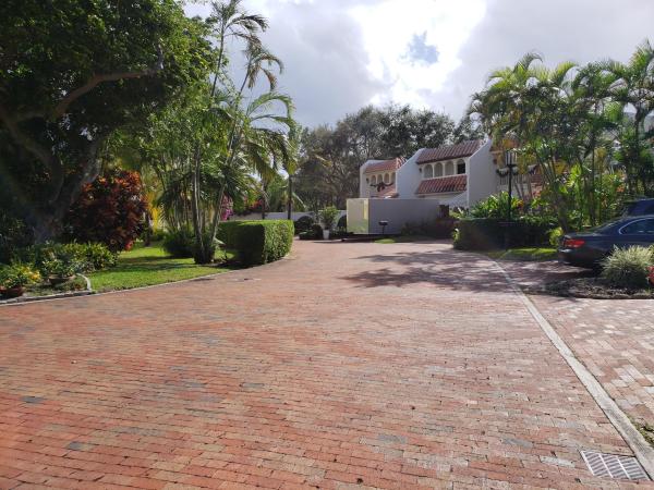 Pelican Harbor, 118 Harbor Cir, Delray Beach, Florida 33483, image 2