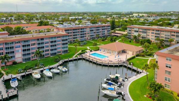 Tropic Bay, 930 Dogwood Dr #556, Delray Beach, Florida 33483, image 2
