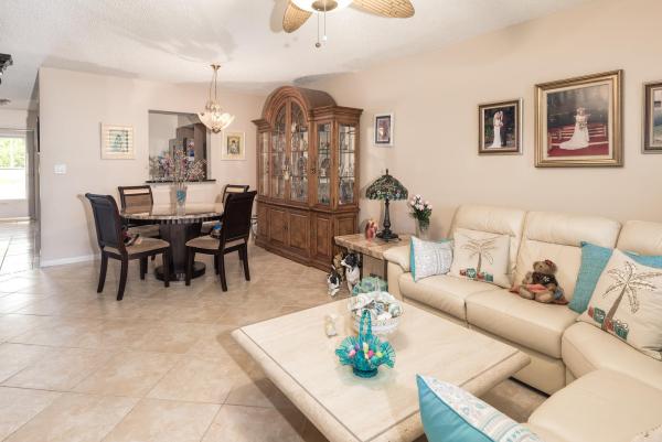 Town Villas At Moon Lake, 18760 Jolson Ave #7, Boca Raton, Florida 33496, image 2
