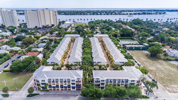 Magnolia Court, 322 Tuxedo Ln, West Palm Beach, Florida 33401, image 2