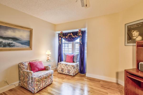 Winchester Courts, 4338 Hazel Ave #C, Palm Beach Gardens, Florida 33410, image 2
