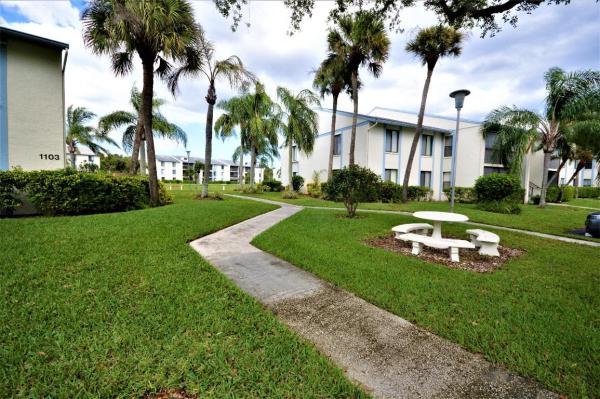 The Palm Club, 1103 Green Pine Blvd #B1, West Palm Beach, Florida 33409, image 1