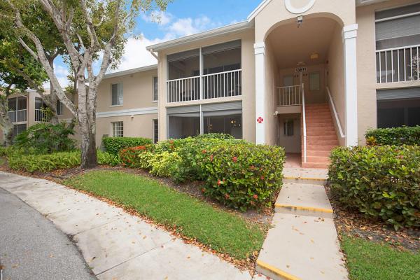 Pine Ridge At Delray Beach, 13811 Oneida Dr #C1, Delray Beach, Florida 33446, image 2