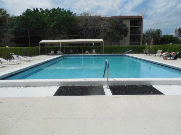 Golden Lakes Village, 130 Lake Nancy Dr #108, West Palm Beach, Florida 33411, image 3