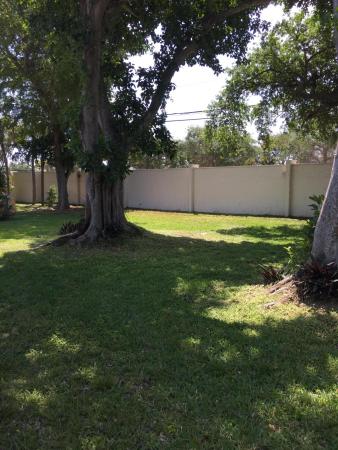 Shadywoods 1, 3712 Arelia Dr S, Delray Beach, Florida 33445, image 2