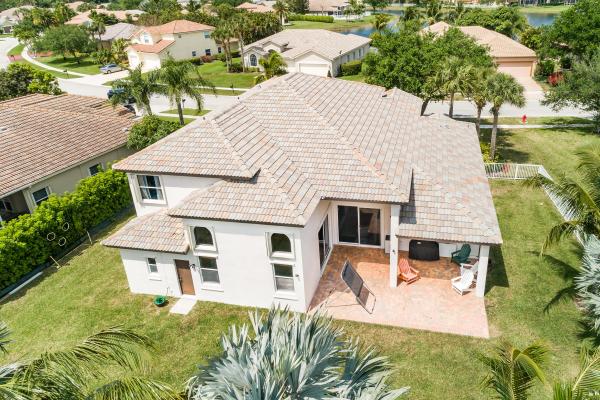 Emerald Bay, 11242 Edgewater Cir, Wellington, Florida 33414, image 3