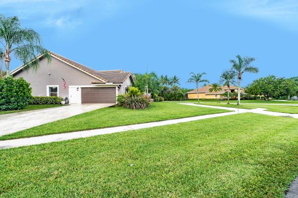 Meadow Wood Of The Landings At Wellington, 15825 Meadow Wood Dr, Wellington, Florida 33414, image 2