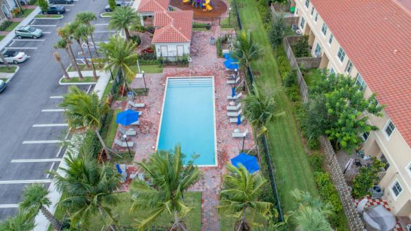Charleston Commons, 5277 Ashley River Rd, West Palm Beach, Florida 33417, image 2