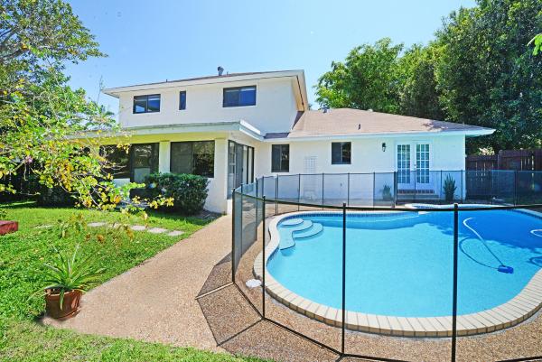221 N Country Club Blvd, Boca Raton, Florida 33487, image 1