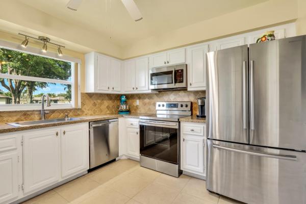 Greentree Villas, 4932 Eaglewood Rd #A, Boynton Beach, Florida 33436, image 2