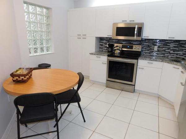Illustre Village, 5153 Floria Dr #C, Boynton Beach, Florida 33437, image 3